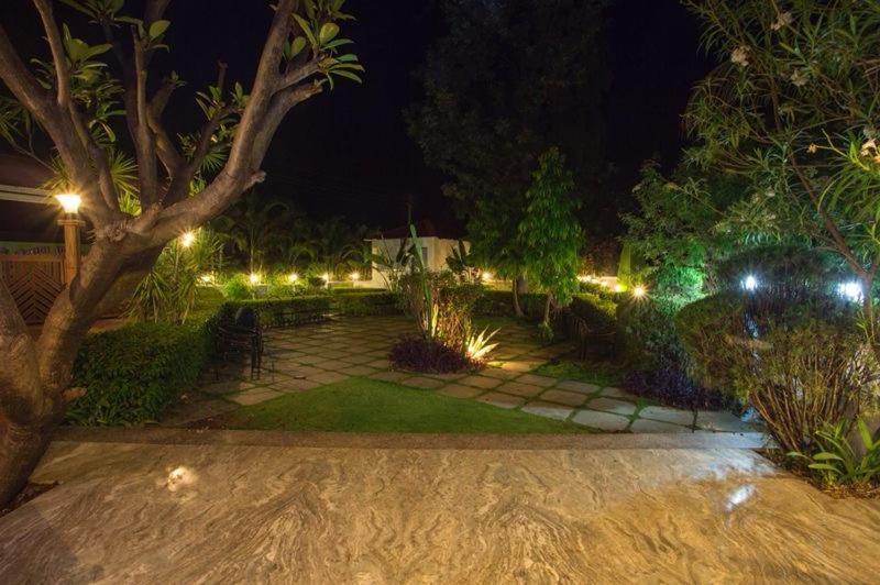 Anandvan Holiday Homes, 瓦伊 外观 照片